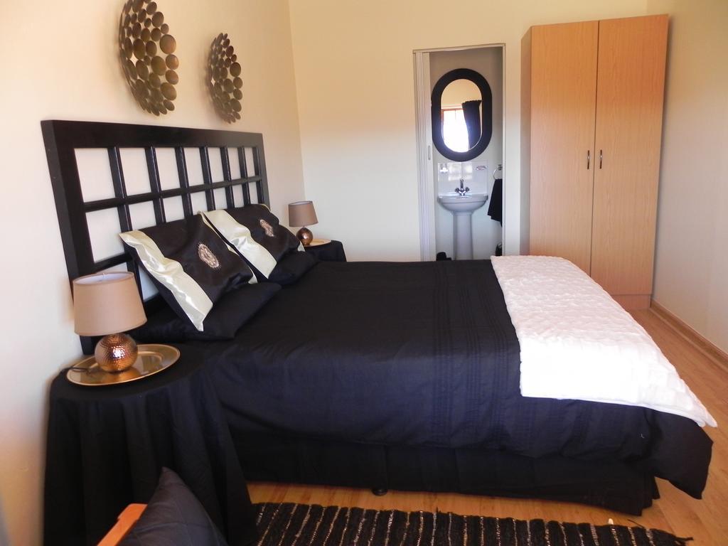 J&B Lodge Underberg Bagian luar foto